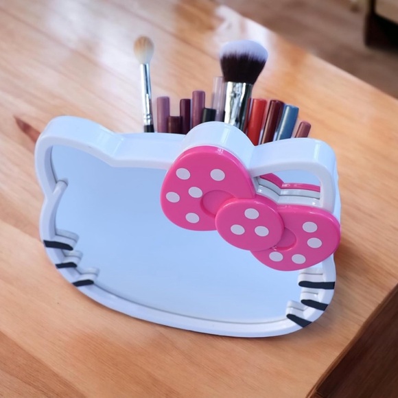 Hello Kitty Makeup Storage Mirror - Picture 5 of 7